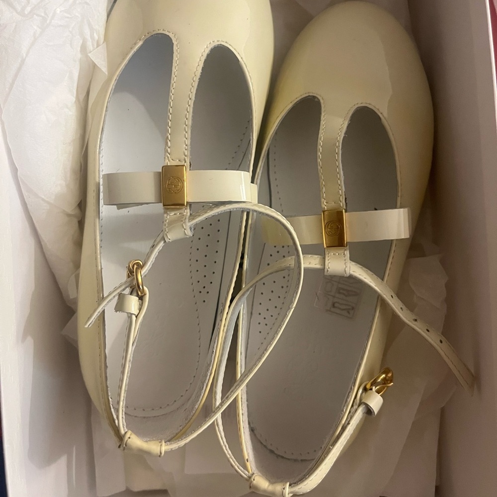 Gucci Cream Flats with Gold Details
